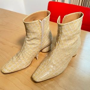 Loq Beige Snakeskin Boots